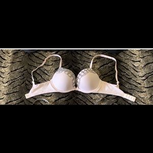 ❌ sold on Mercari ❌ 32D Push Up ⬆️